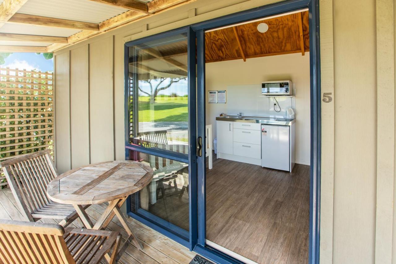 Отель Camp Waipu Cove Экстерьер фото