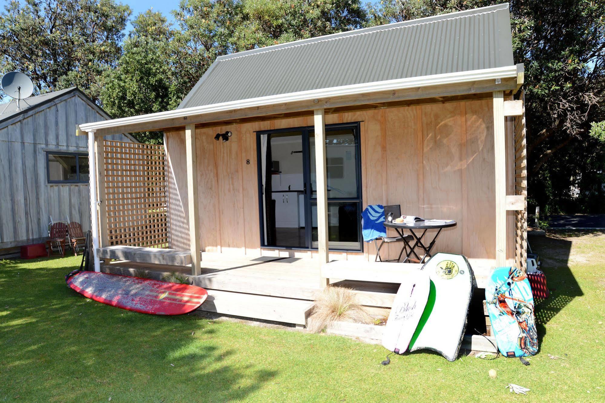 Отель Camp Waipu Cove Экстерьер фото