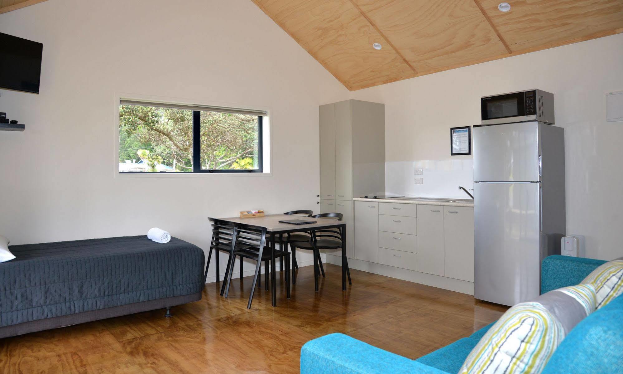 Отель Camp Waipu Cove Экстерьер фото